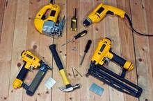 Hand-tools-vs-power-tools